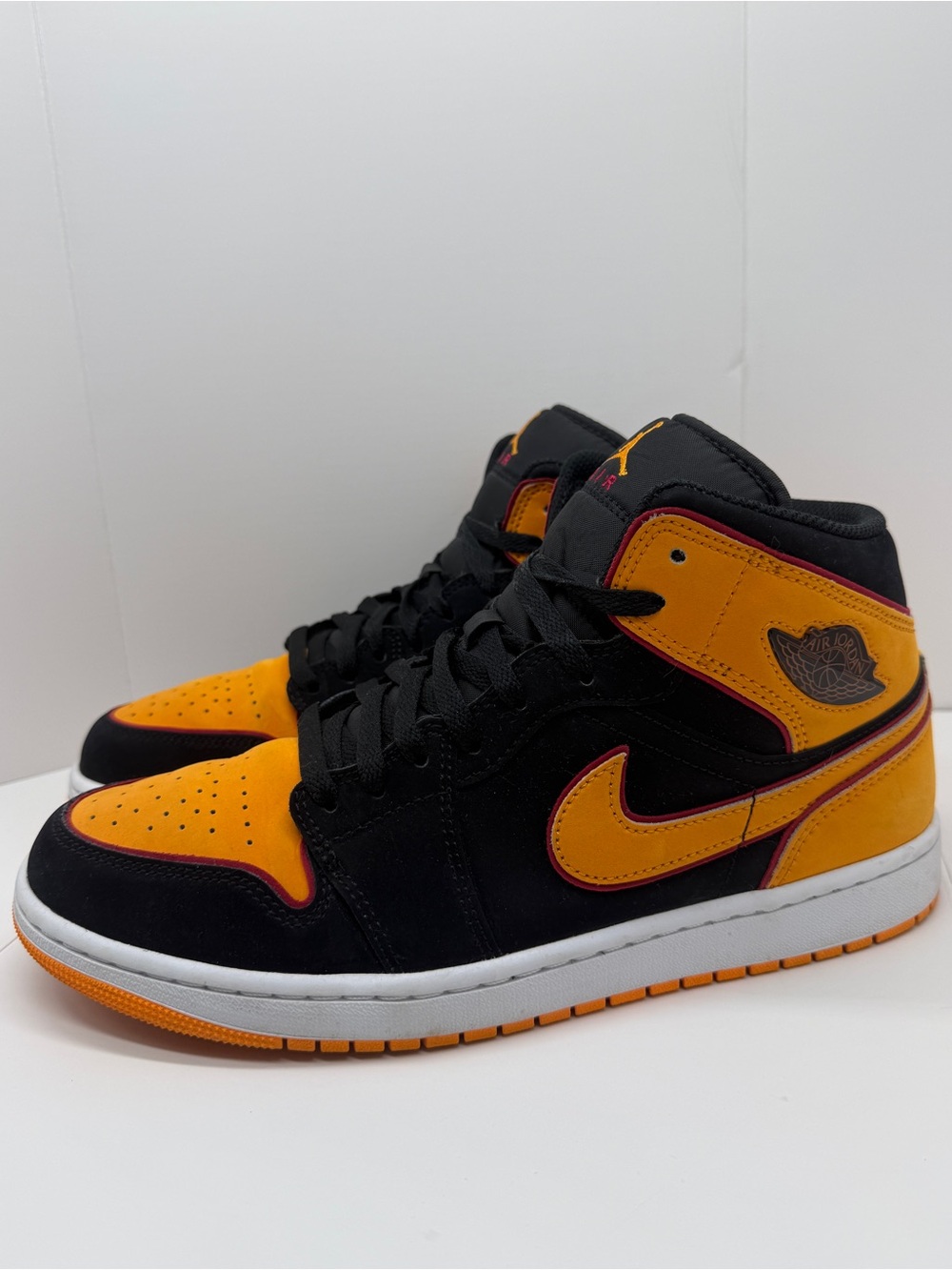 Nike Air Jordan Mid Sneakers Size 10 Vivid Orange Mens Athletic Streetwear